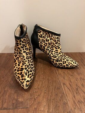 Adrienne Vittadini Leopard Print Pointed Ankle Boots - Black & Tan